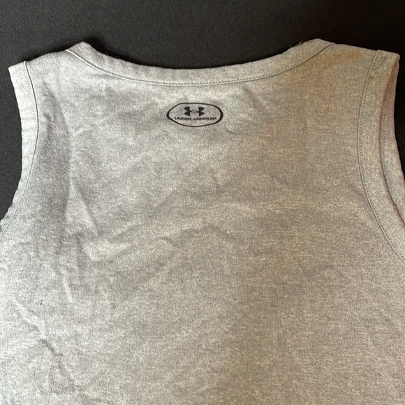 Under Armour Boys Sleeveless Shirt, Grey with Back UA Logo, Size 4 Boy - Picture 6 of 6